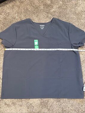 3X Unisex V-Neck Scrubstar Top in Charcoal